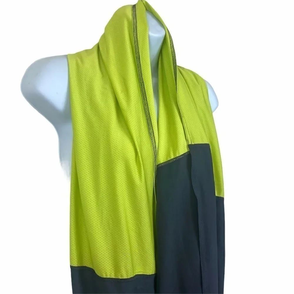 Fabletics Infinity Vinyasa Scarf Grey & Green O/S - Picture 4 of 9